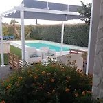 Brancasi Con Piscina Villa *