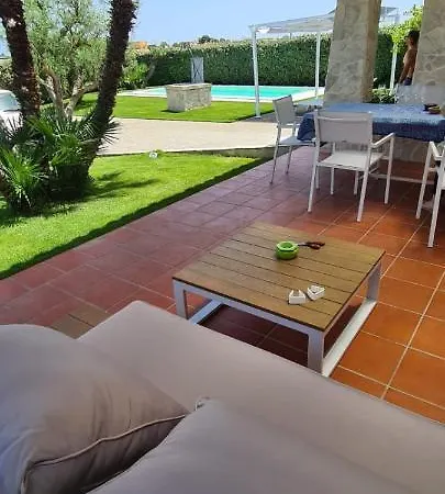 ヴィラ Brancasi Con Piscina