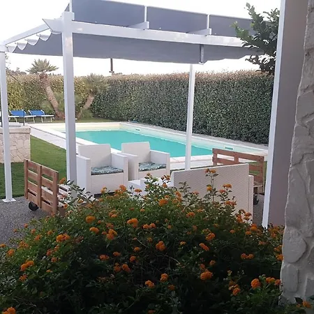 Brancasi Con Piscina ヴィラ *