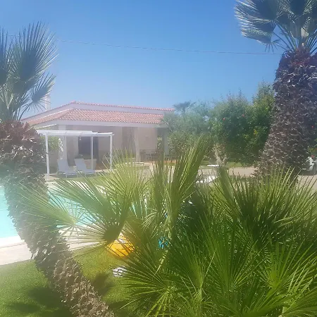 Brancasi Con Piscina ブリンディジ
