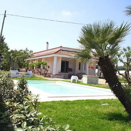 Brancasi Con Piscina ヴィラ