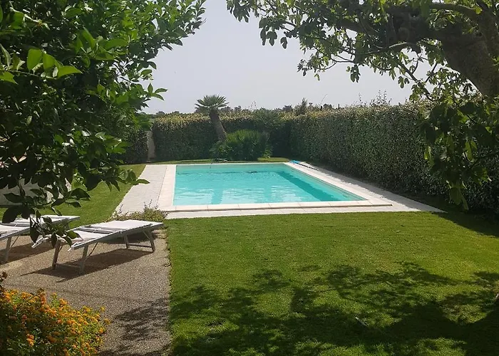 Brancasi Con Piscina Villa *