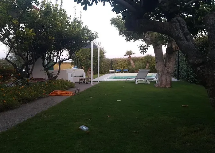 Brancasi Con Piscina Villa