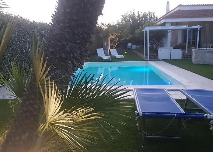 Villa Brancasi Con Piscina Brindisi