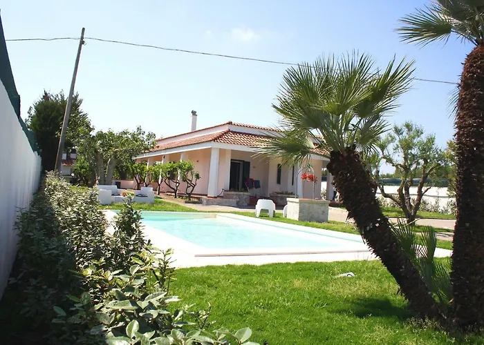 Brancasi Con Piscina וילה